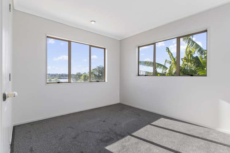 6 Brechin Place Wattle Downs_11