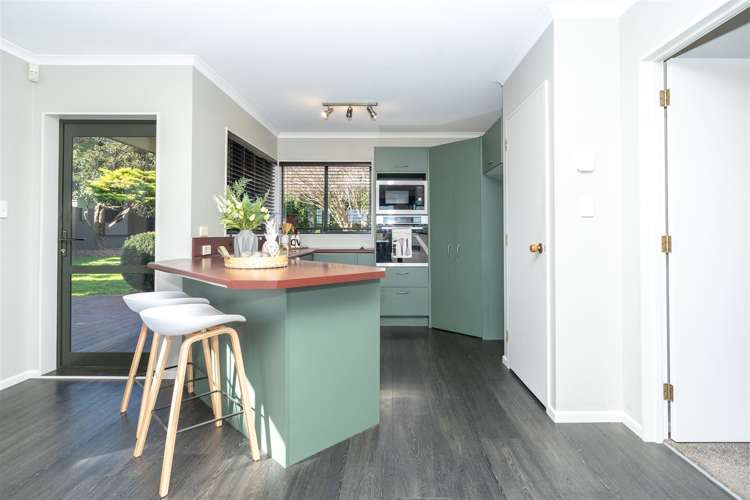 8 Pointon Glade Grandview Heights_12