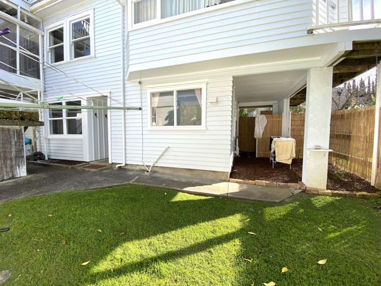 2/12 Earnoch Avenue Takapuna_9
