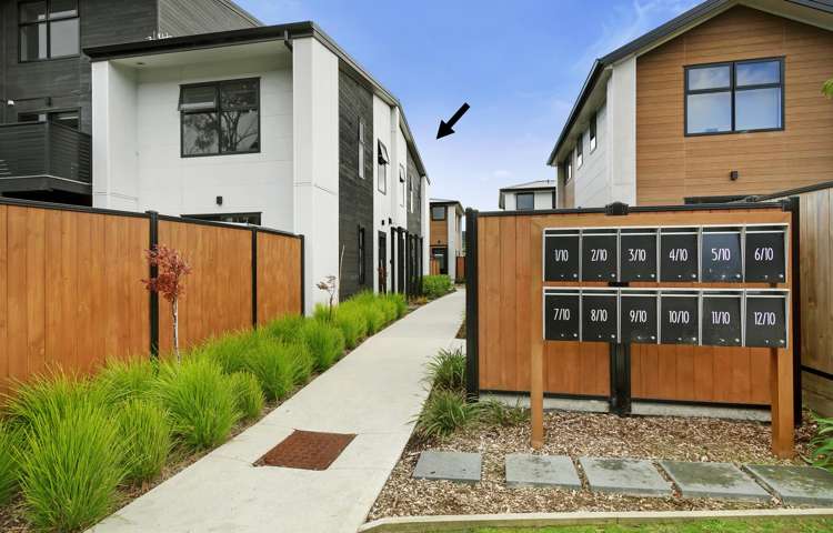 7/10 Rainey Grove Taita_10