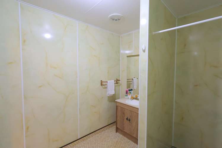 40 Gore Street + 41 Barrow Street Bluff_39