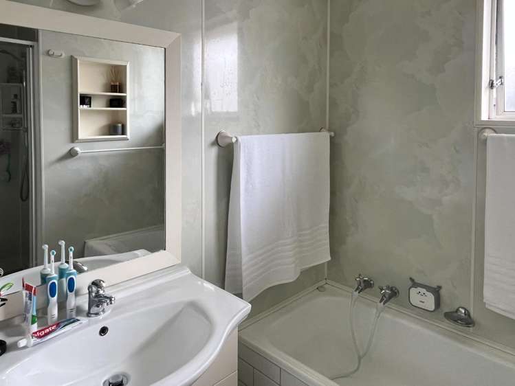 8 Cardinal Drive Hillmorton_12