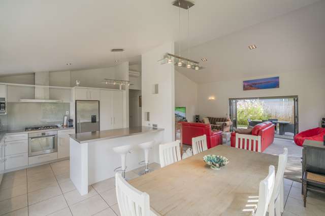 6 Scott Drive Cooks Beach_1