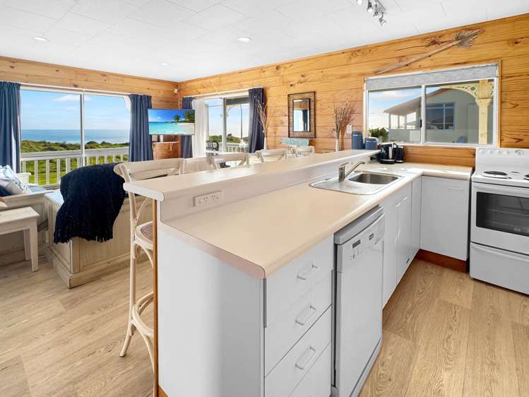 114 Ocean Road Ohope_9