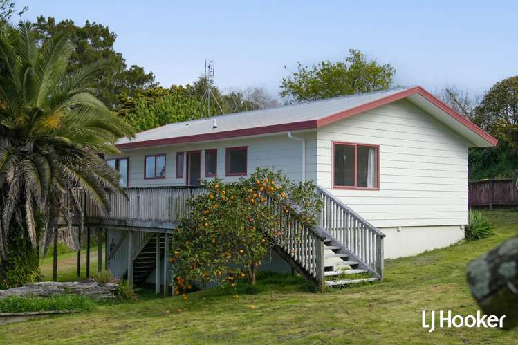 8 Koutunui Road Athenree_16