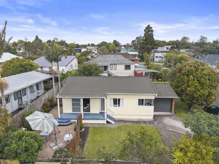 2 Davern Lane New Lynn_12