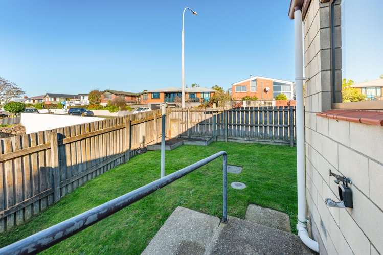 2/10 Miro Street Glenwood_20