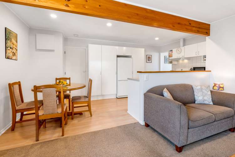 5 Rene Place Sunnyhills_10