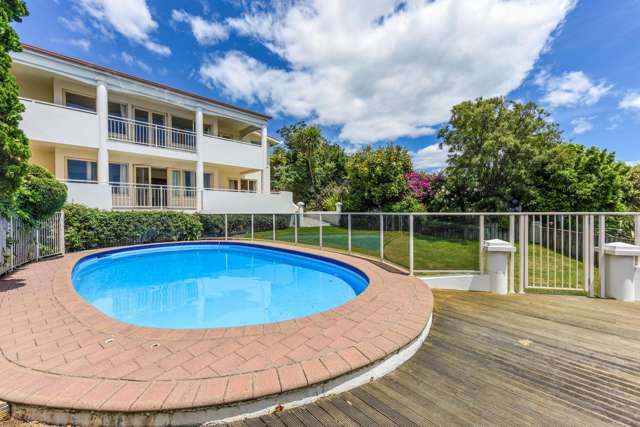 Sea Views, Space - Priced to Sell!