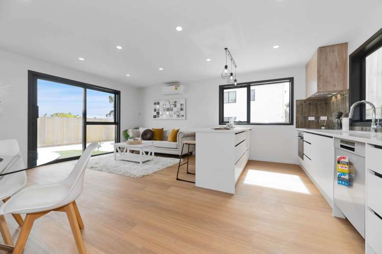 2/43 Savoy Road Glen Eden_10