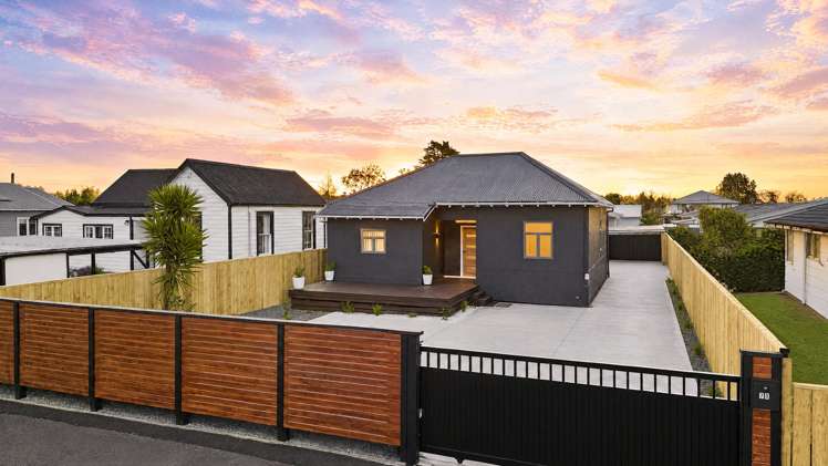 70 Higgins Road_0
