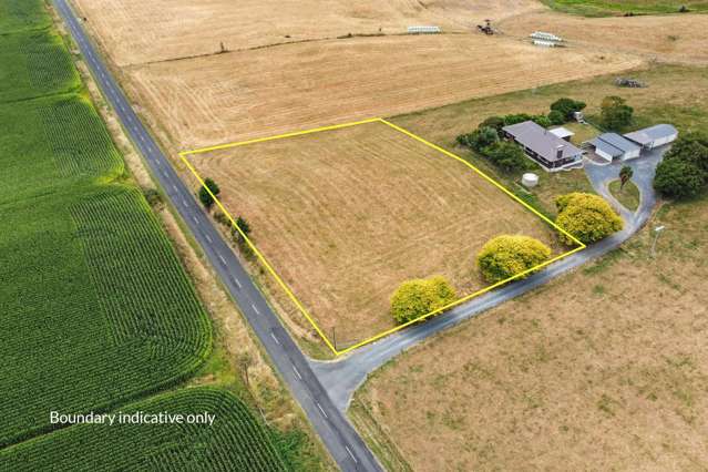 Blank canvas country living