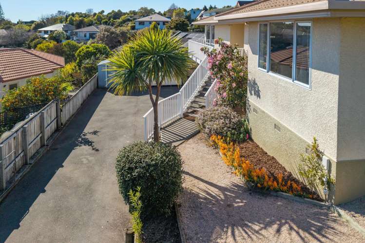 27 Idesia Grove Richmond_6