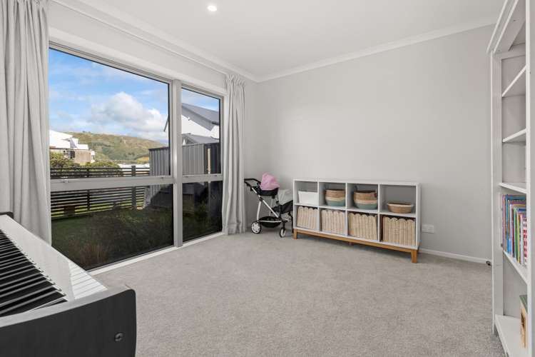 8 Hokioi Drive Kenepuru_16