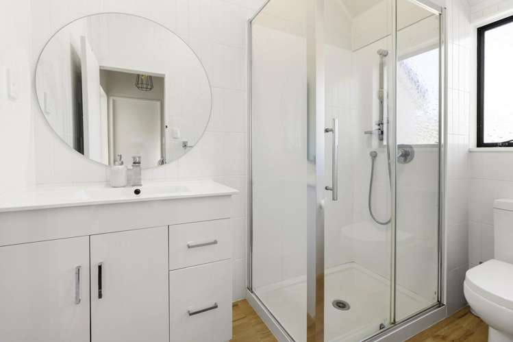 1/163 Queens Drive Lyall Bay_10