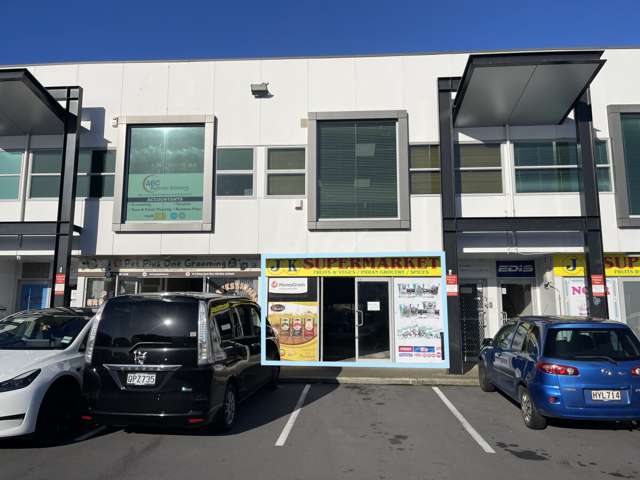 Retail in Flat Bush