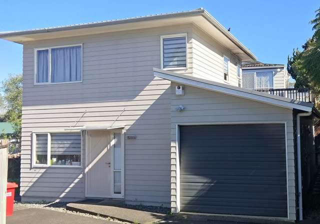 3 Bedroom House in Forrest Hill, North Shore