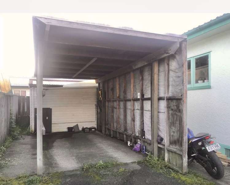 Address withheld Toi Toi_11