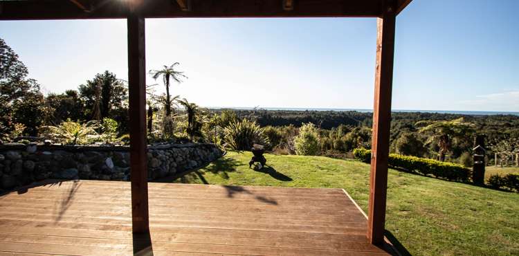 10 Little Paddock Hokitika_2