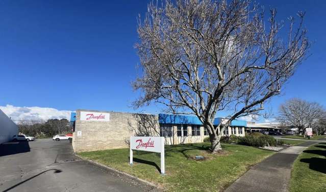 Standalone Corporate Warehouse + Yard