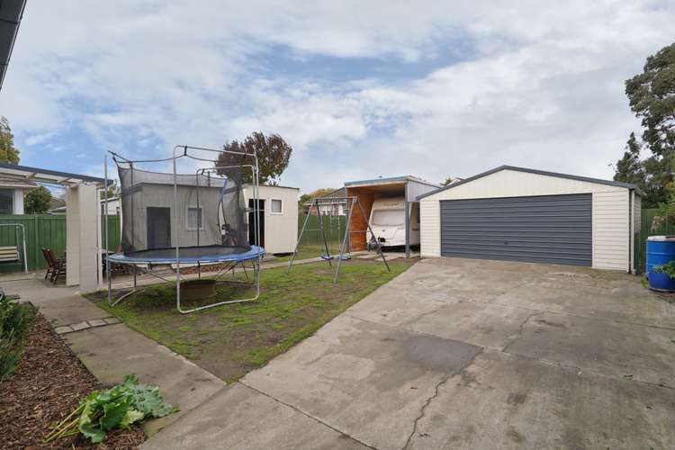 3 Avro Crescent Hornby_16