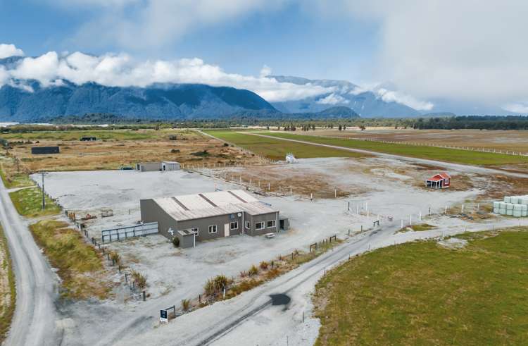 22 Airport Lane Haast_1