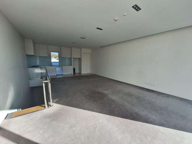 28 College Hill 1664_1