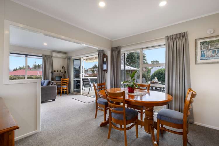 15 Warwick Place Brookfield_8