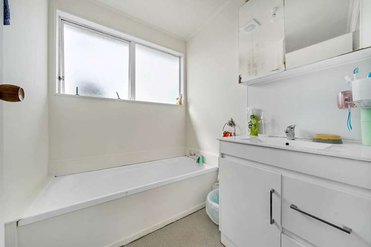 37 Penion Drive Otara_15