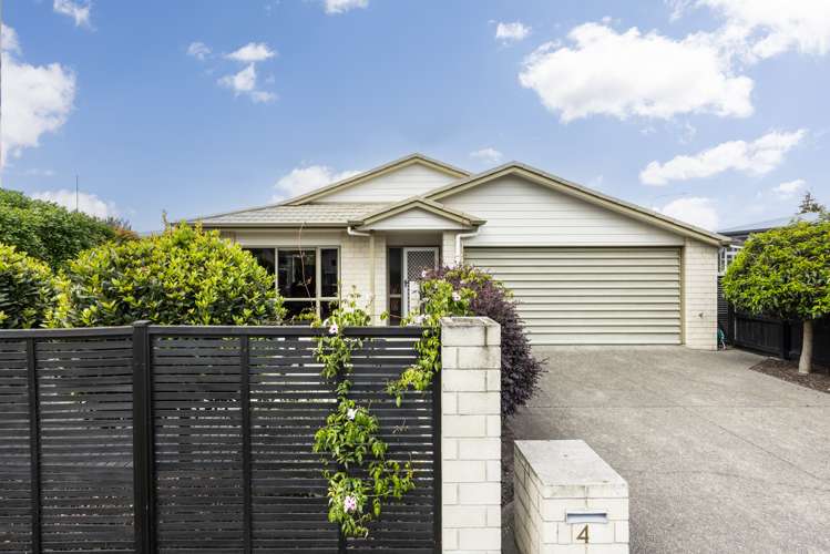 4 West Place Greenmeadows_0