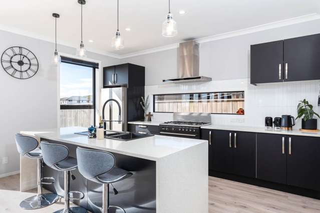 28 Queen Charlotte Drive Aotea_1