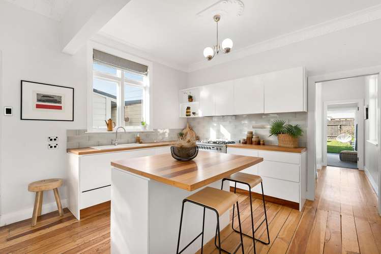 187 Onepu Road Lyall Bay_0