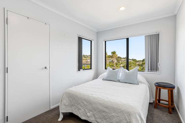 7 Rivervale Grove Stanmore Bay_11