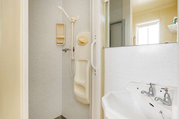 257 College Street West End_27