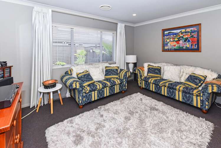 42 Aberdeen Crescent Wattle Downs_2