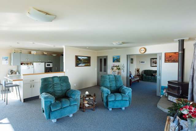 9 Esplanade Kaka Point_2