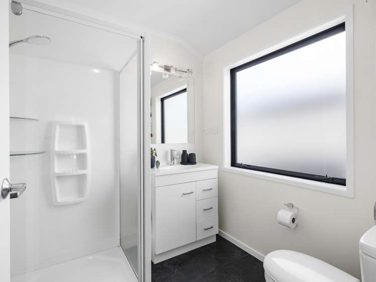 87 Puhirake Crescent Pyes Pa_14