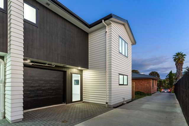 SPACIOUS BRAND NEW - Reserve Views!