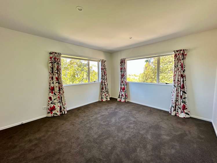 27A Easton Park Parade Glenfield_8