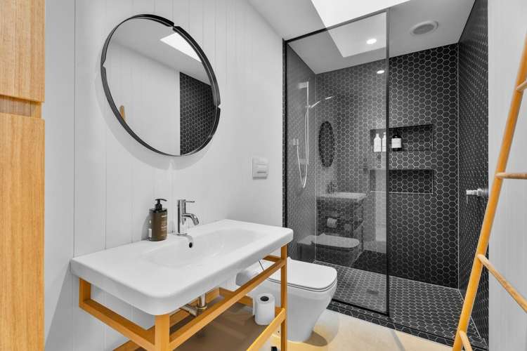 1 Huruhi Road Oneroa_14