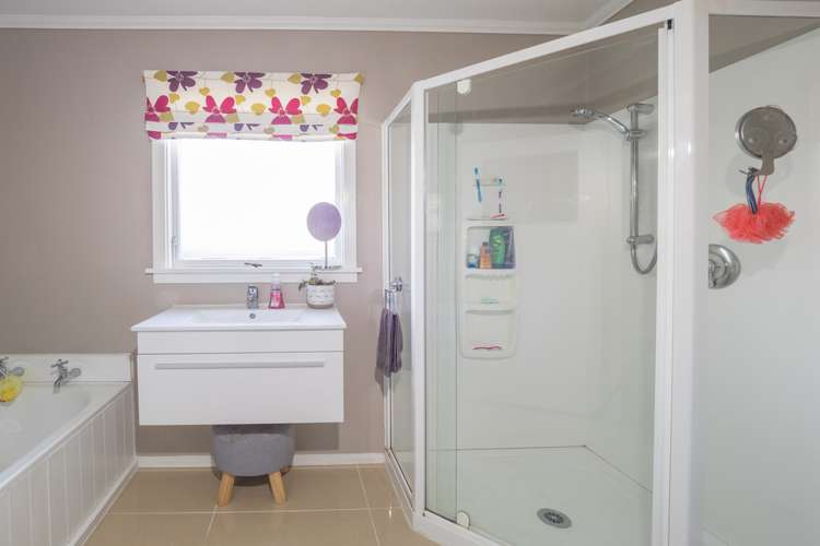 207 Middle Road Allenton_16