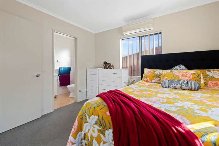 94 Robert Skelton Place Clendon Park_14