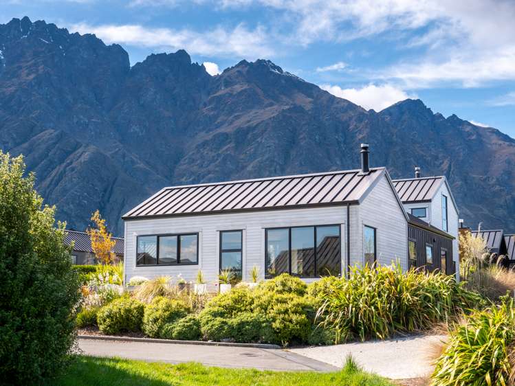 7 Polperro Court Jacks Point_9