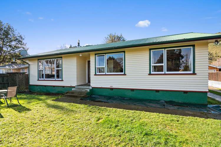 16 Kowhai Street Tapawera_18