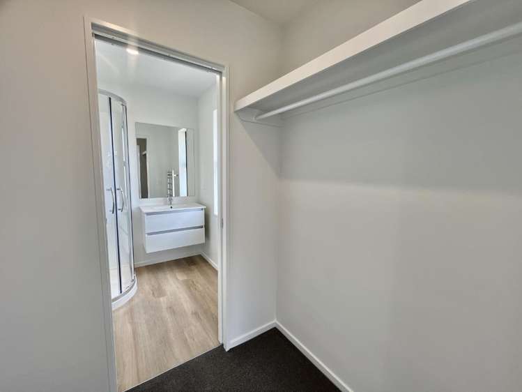 21 Muldowney Drive 11103_12