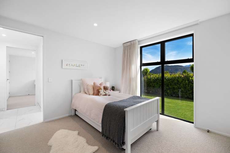 7 Eastwood Lane Lower Shotover_17