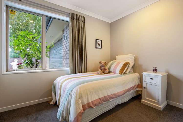 263 Southfield Drive Lincoln_18