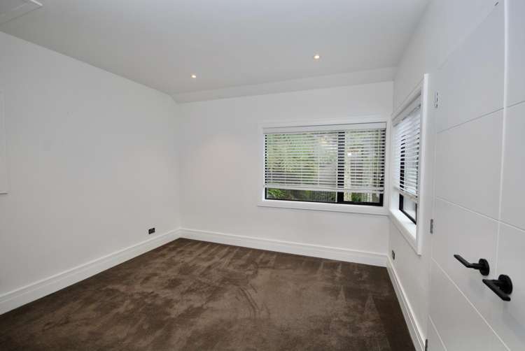 2/92 Churchill Road Murrays Bay_10