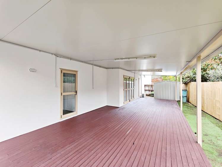 38 Chartwell Avenue Glenfield_19