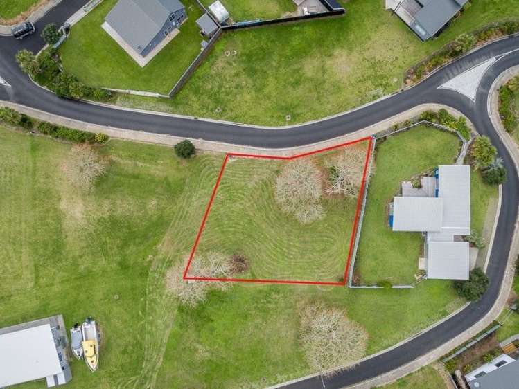 16 Flame Tree Lane Taipa_2